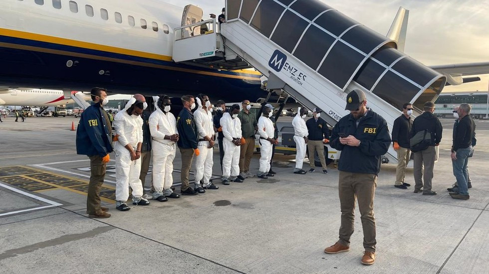 Six Nigerians Extradited to US Over Massive Romance Scam